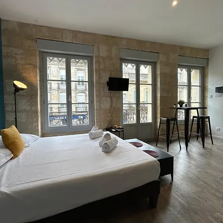 Superb Flat With Air Conditioning And Beautiful Stone For 2p *