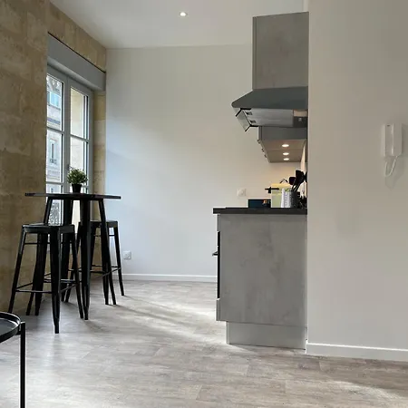 Apartamento Superb Flat With Air Conditioning And Beautiful Stone For 2p Bordéus