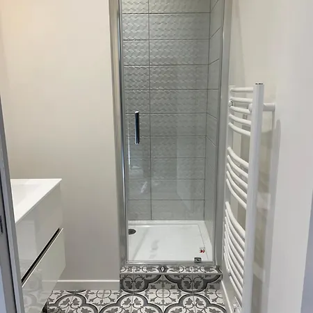 Apartment Superb Flat With Air Conditioning And Beautiful Stone For 2p Bordeaux